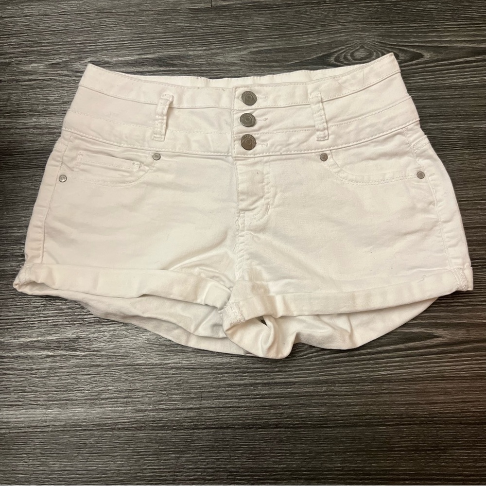 Blue Spice Women’s white jean shorts size 7